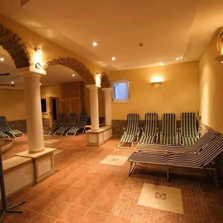דירה Garda Apartman4