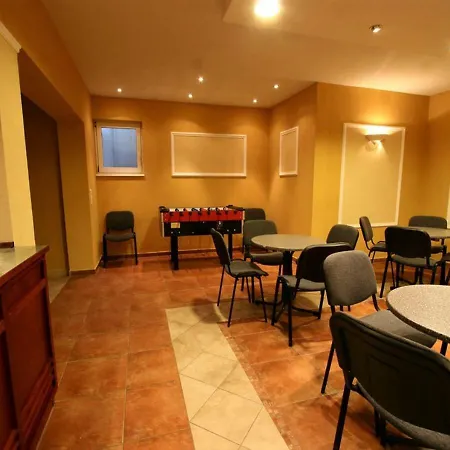 Garda Apartman4 דירה